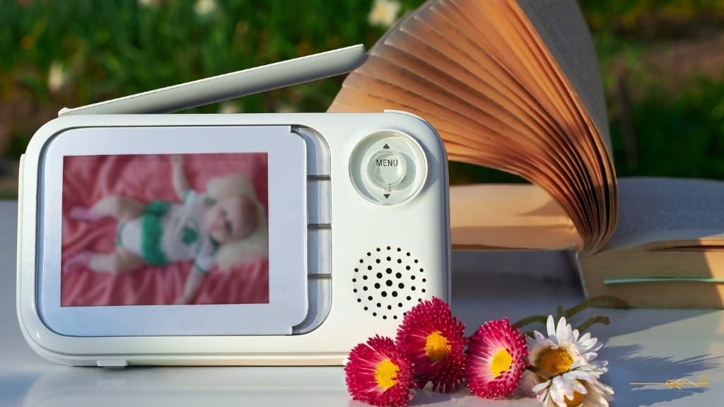 melhores babás eletrônicas com visão noturna e app para celular